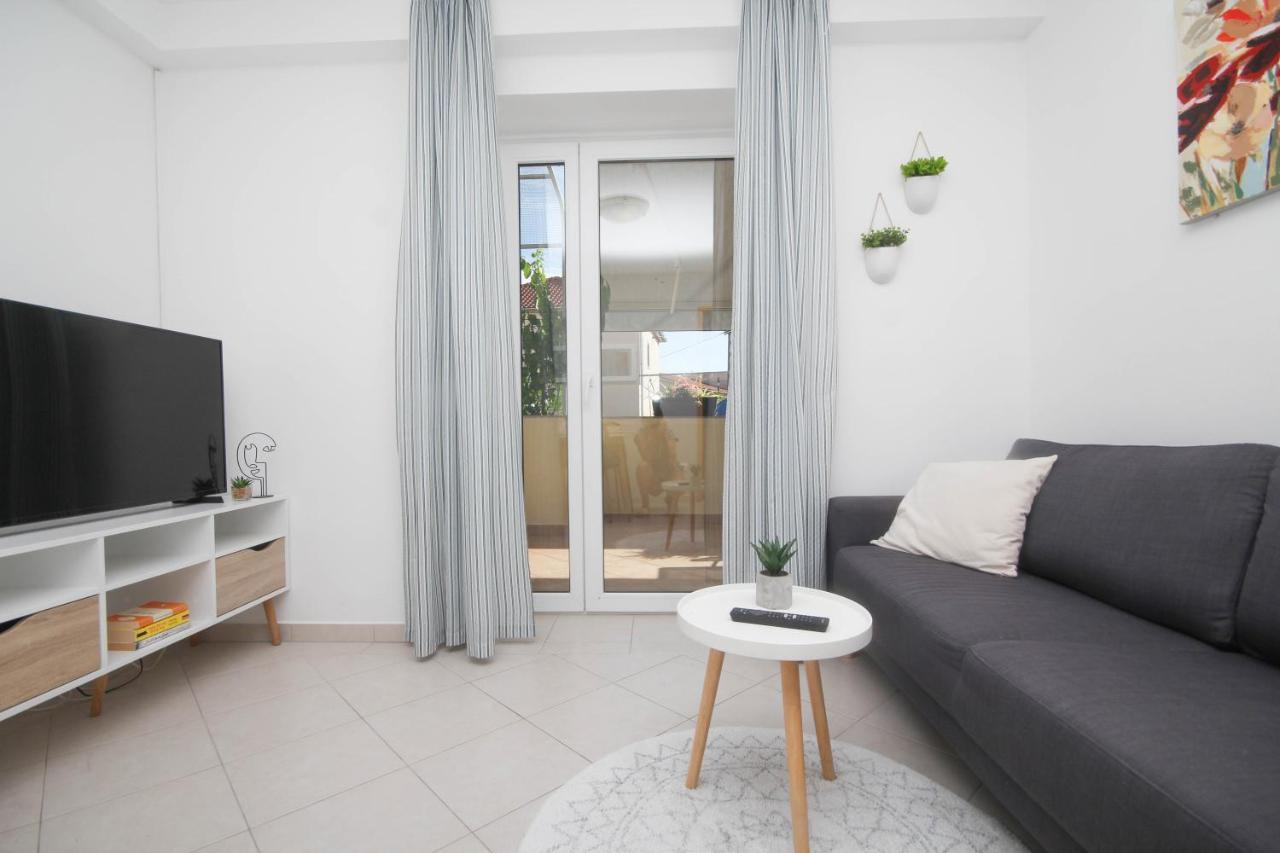 Family Petrov Apartments Vodice Exterior foto