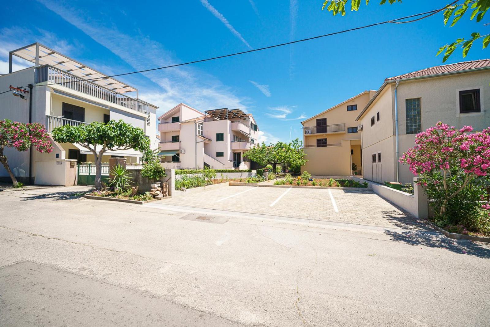 Family Petrov Apartments Vodice Exterior foto